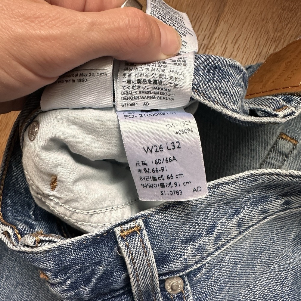 Levi's Women's Baggy Dad Jeans In Own It Stone Medium Wash 26 X 32 - Picture 4 of 8